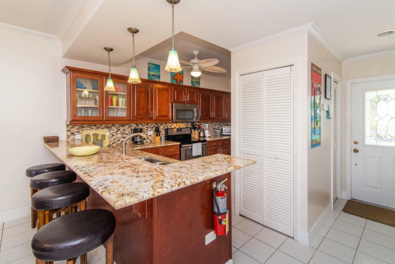 Grandview Condominiums George Town Extérieur photo